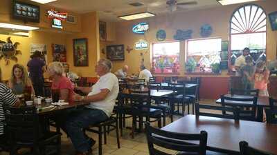 Los Braceros Mexican Bar & Grill