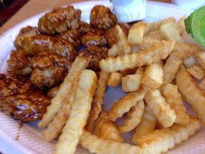 Camileaux's Low Country Boil And Wings