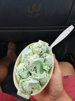 G D Ritzy's Luxury Grill And Ice Cream