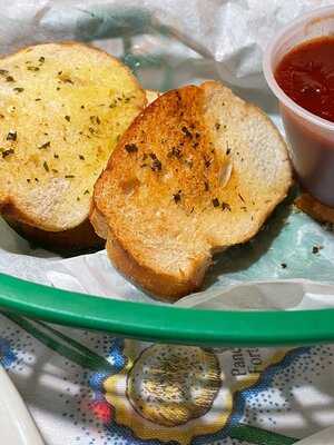 Monjunis Italian Cafe & Grocery