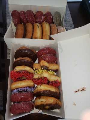 Sara's Doughnuts