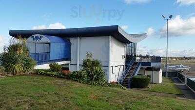 Flight Deck Restaurant & Lounge