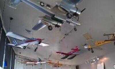 Flight Deck Restaurant & Lounge