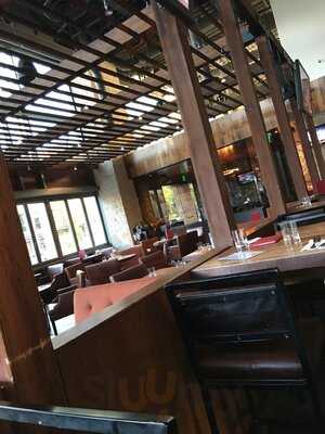 Earl's Kitchen And Bar