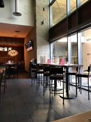 Earl's Kitchen And Bar