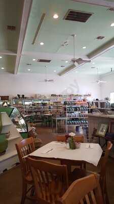 Cush's Grocer & Market