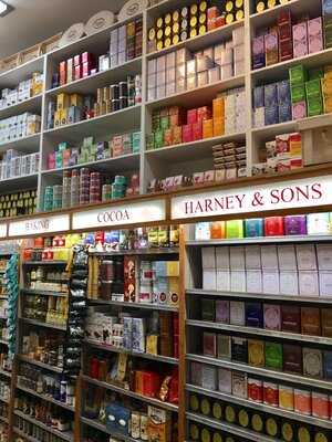 Cardullo's Gourmet Shoppe