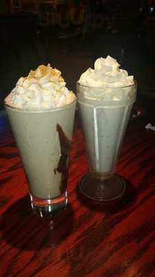 Red Robin America's Gourmet Burgers And Spirits