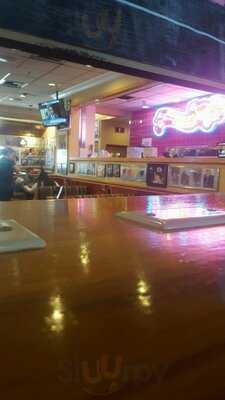 Red Robin America's Gourmet Burgers And Spirits