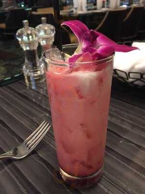 Umi Sushi And Oyster Bar