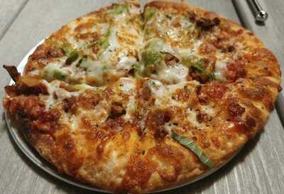 Boombozz Craft Pizza & Taphouse