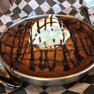 Boombozz Craft Pizza & Taphouse