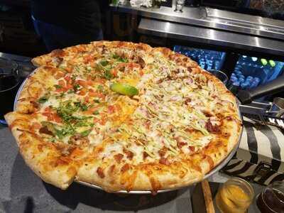 Boombozz Craft Pizza & Taphouse