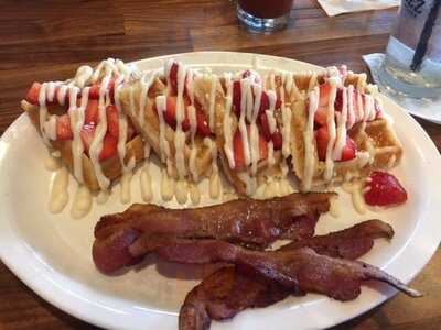 Boombozz Craft Pizza & Taphouse