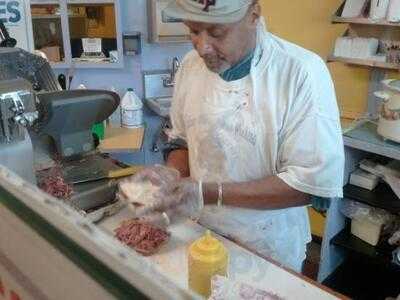 Bragman's Delicatessen & Restaurant