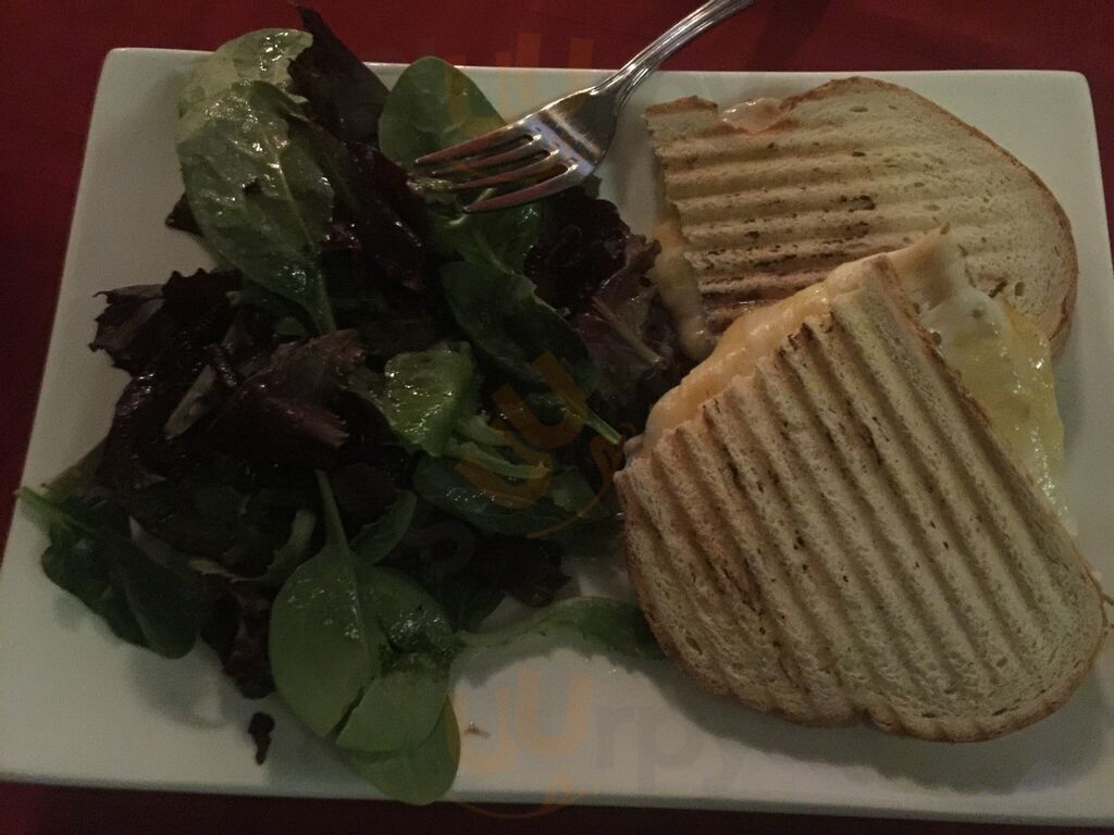 Lee's Wine Bistro