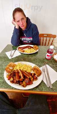 Shaker's Cafe And Restaurant