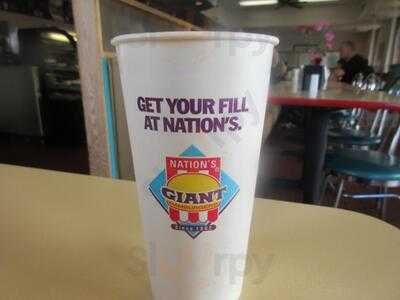 Nation's Giant Hamburgers & Great Pies