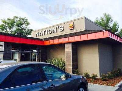 Nation's Giant Hamburgers & Great Pies