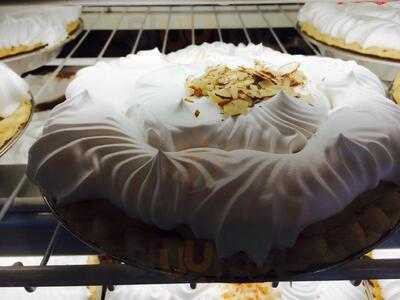 Nation's Giant Hamburgers & Great Pies