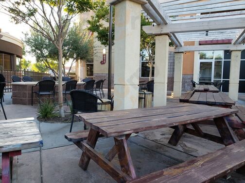 The Backyard Grub & Pub