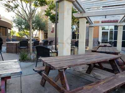 The Backyard Grub & Pub