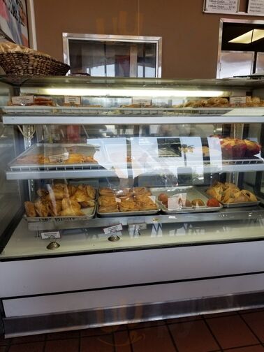 Los Pollos Rotisserie & Cuban Bakery