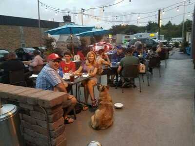 Crosstown Pub And Grill