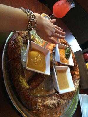 Crosstown Pub And Grill