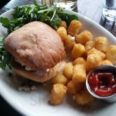 Asgard Irish Pub & Restaurant