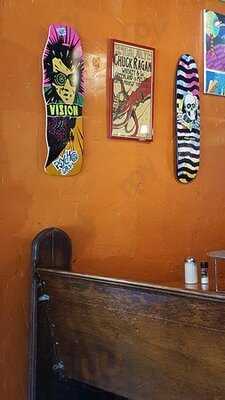 Leonardo's Pizza By The Slice