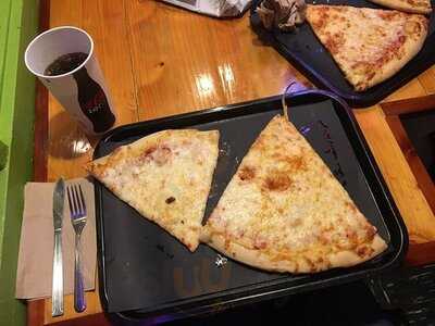 Leonardo's Pizza By The Slice