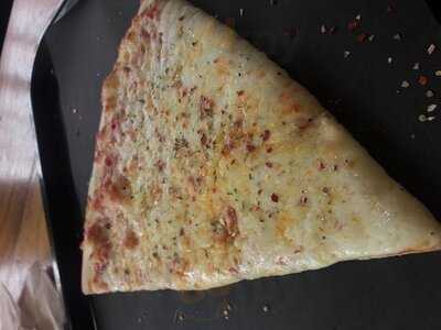 Leonardo's Pizza By The Slice