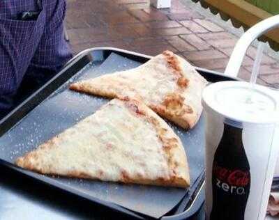 Leonardo's Pizza By The Slice