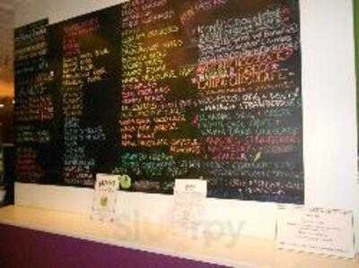 Woo Berry Frozen Yogurt & Housemade Ice Cream