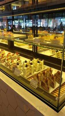 Paris Baguette Cafe