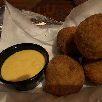 Larry's Main Entrance Restaurant