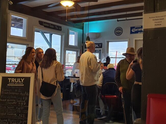 Porthole Restaurant & Pub