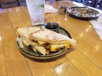 Six Car Pub & Brewery