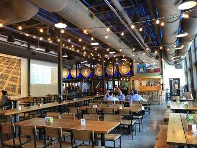 Six Car Pub & Brewery