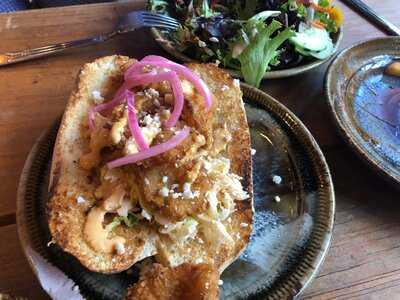 Six Car Pub & Brewery