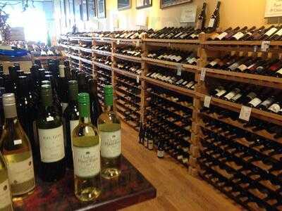 Santiam Wine & Bistro