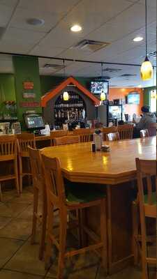 Top Dawgs Pub & Deli