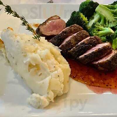 Cast Iron Chef Chop House & Oyster Bar