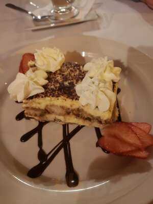 Cast Iron Chef Chop House & Oyster Bar