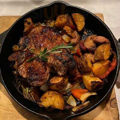 Cast Iron Chef Chop House & Oyster Bar