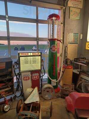 Route 66 Motorheads Bar And Grill, Museum And Entertainment Complex