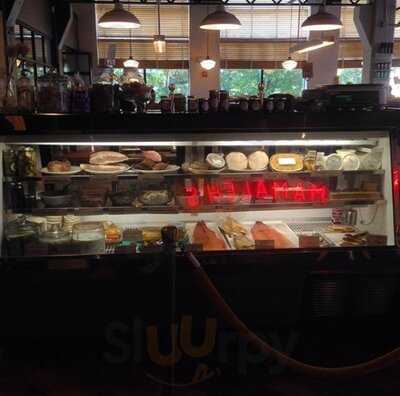 Mamaleh's Delicatessen