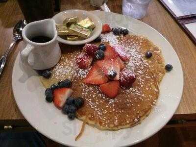 Lena's Cafe And Confections