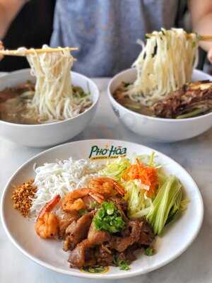 Pho Hoa Noodle Soup & Jazen Tea